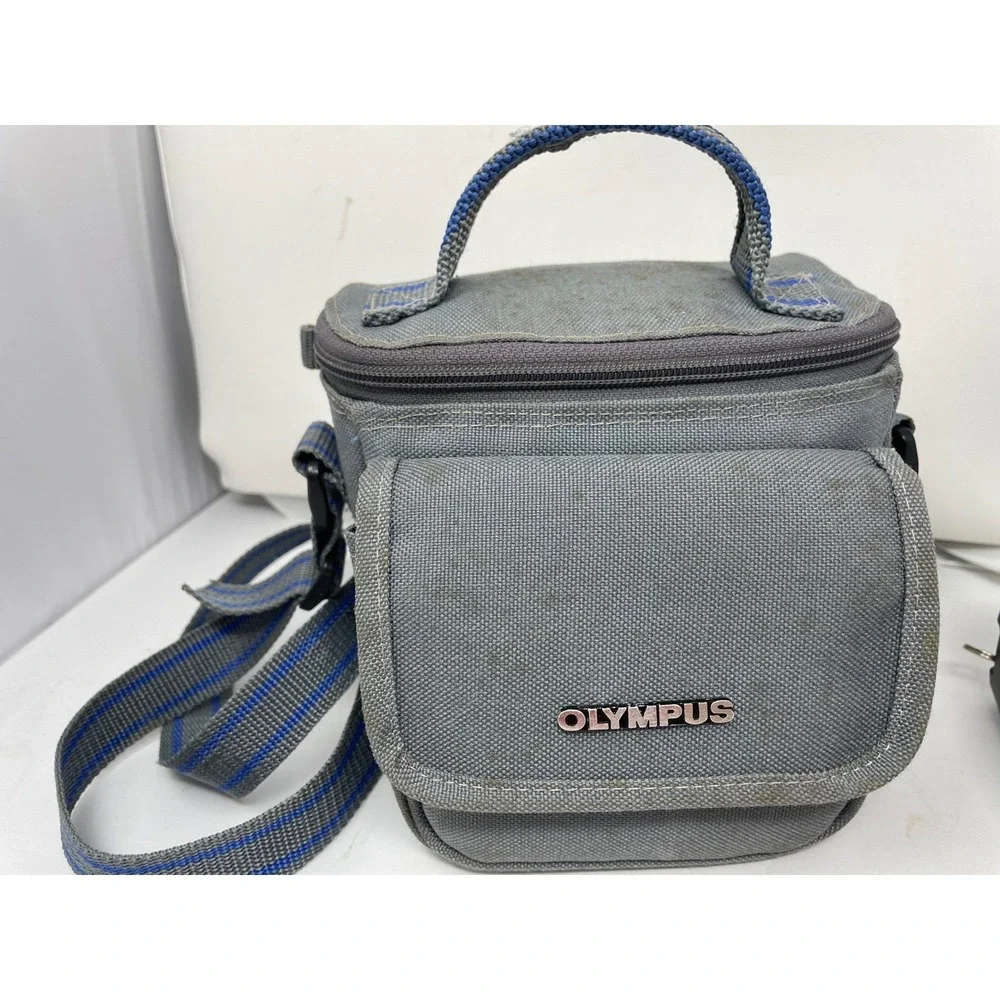 Olympus Infinity SuperZoom 300 35mm Film Camera w/‎ Case & Instructions